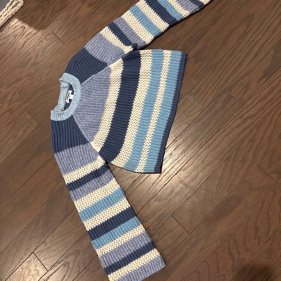 Tilly’s sweater - Picture 2 of 3